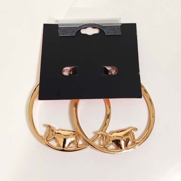 Juicy Couture Los Angeles California Gold Toned Initial Hoop Earrings - Picture 2 of 9